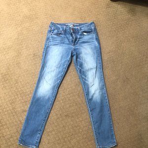 American Eagle Medium Wash Skinny Jeans